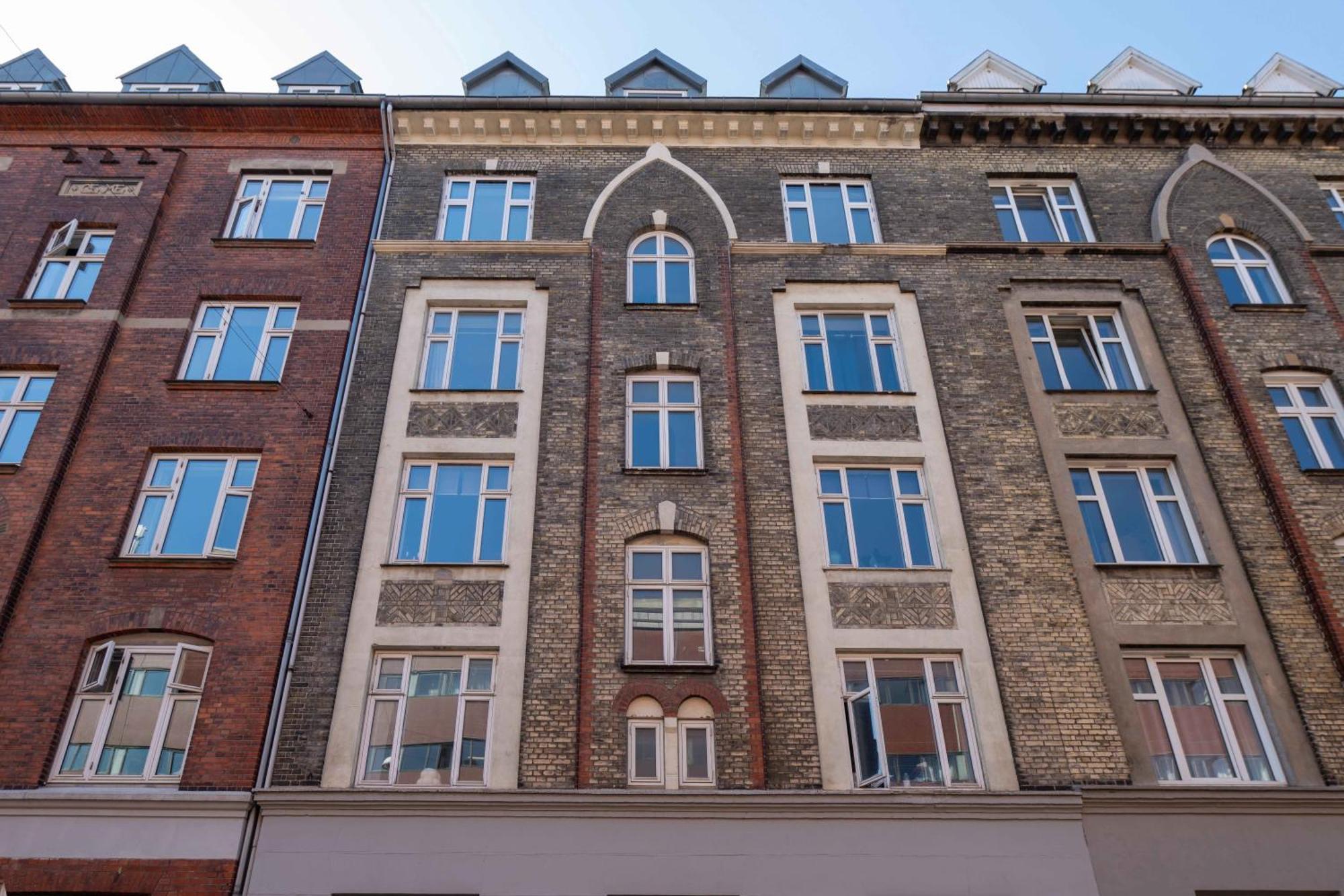 Appartement Lovely In Vibrant Area Of *