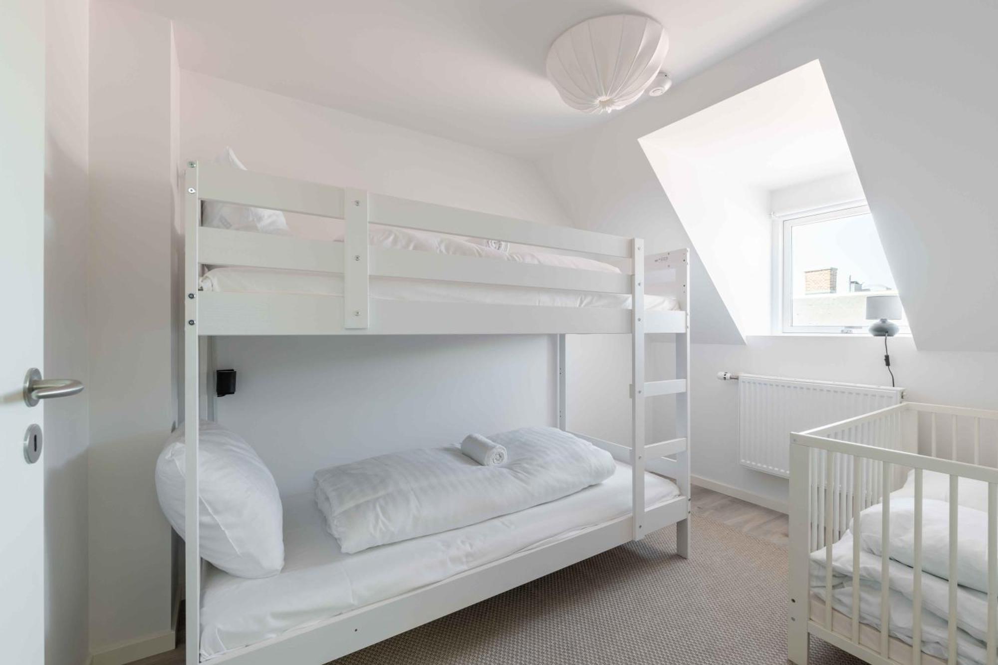 Lovely In Vibrant Area Of Appartement