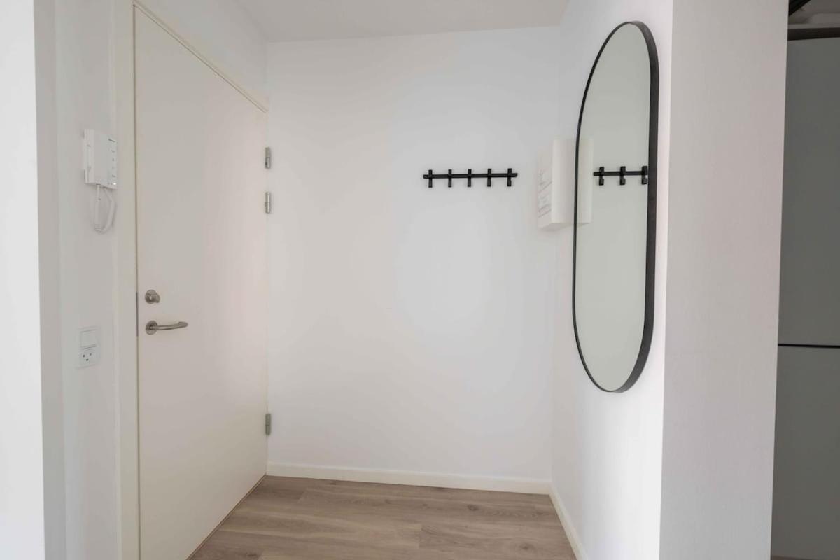 Appartement Lovely In Vibrant Area Of *