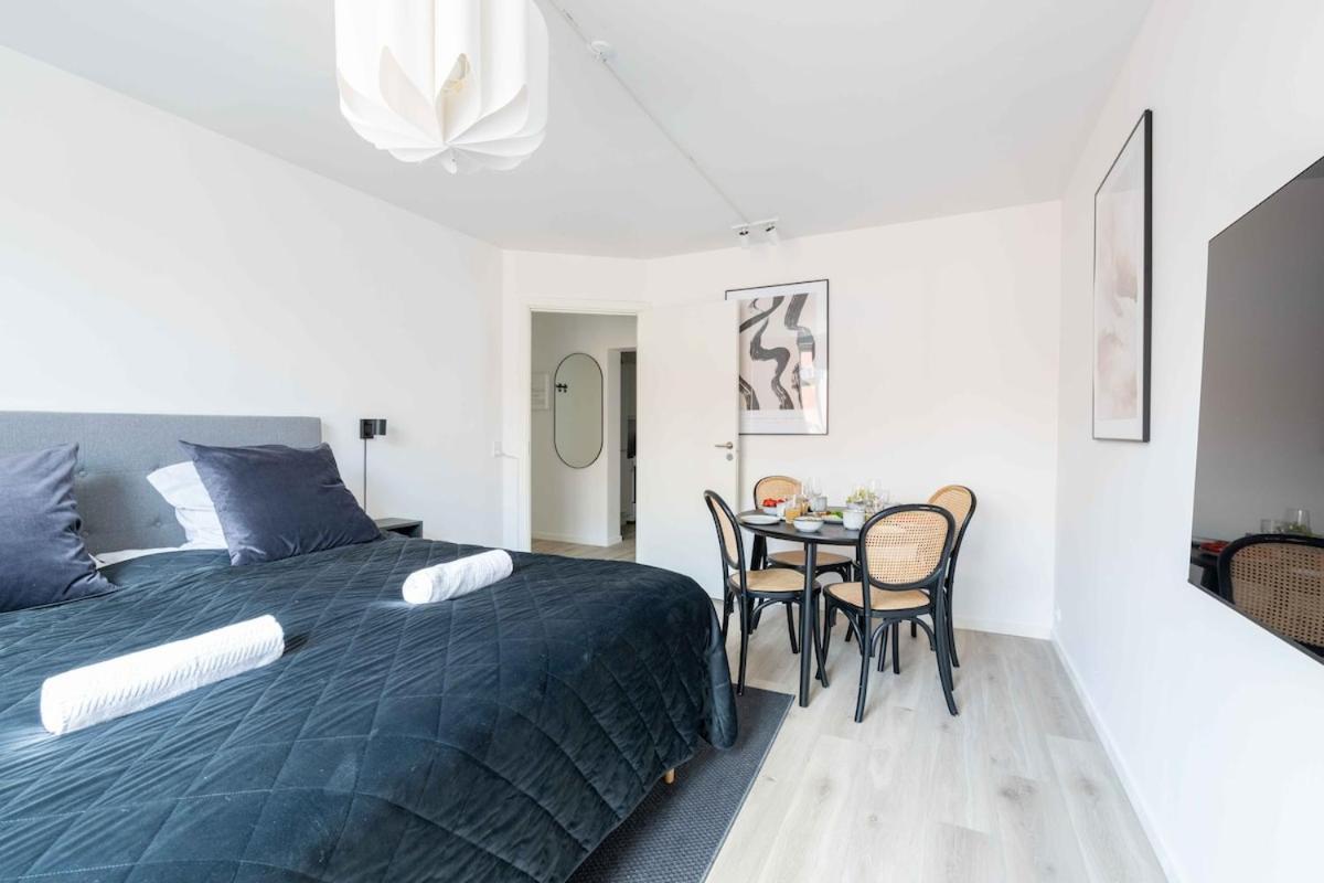 Appartement Lovely In Vibrant Area Of *